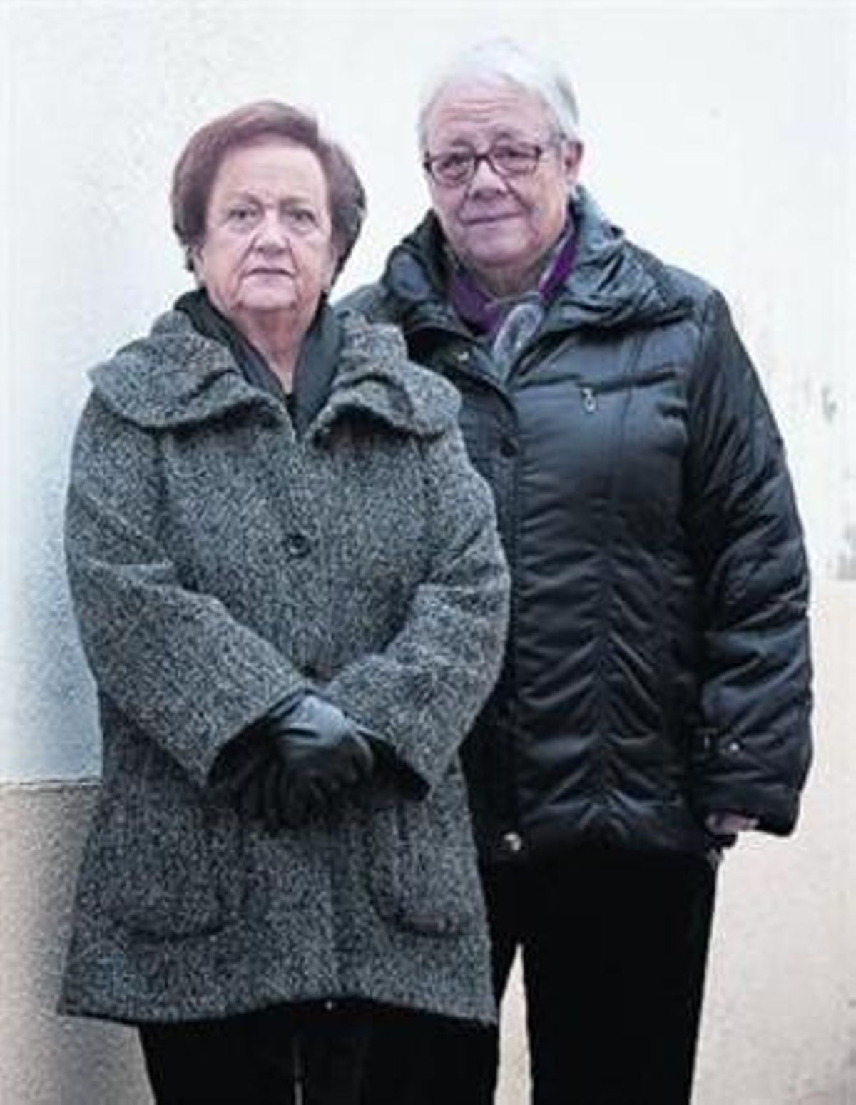 Rosa Puig y Anna Maria Torelló, en la calle de la Església de Arenys de Mar. Rosa Puig y Anna Maria Torelló, en la calle de la Església de Arenys de Mar.