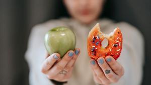 «Som el que mengem»: ‘Top’ d’aliments per a una pell sana i ‘menú’ per millorar l’acné o la cel·lulitis