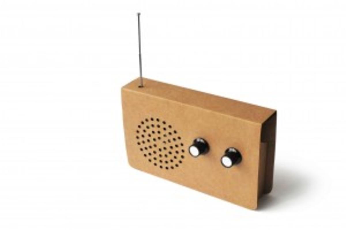 matar datos altura Radio FM hecha de cartón 100% reciclable