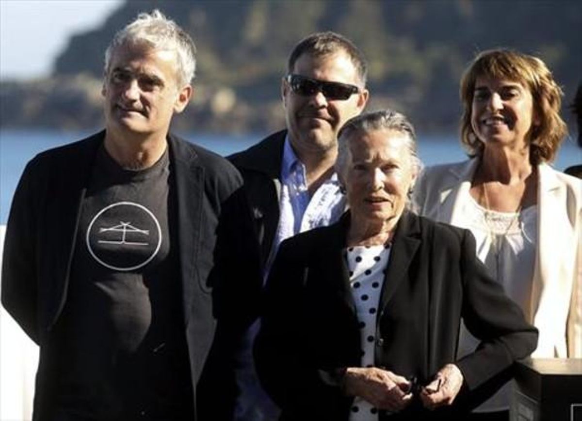 De izquierda a derecha, el director Asier Altuna y los actores Ander Lipus, Amparo Badiola y Klara Badiola. De izquierda a derecha, el director Asier Altuna y los actores Ander Lipus, Amparo Badiola y Klara Badiola.