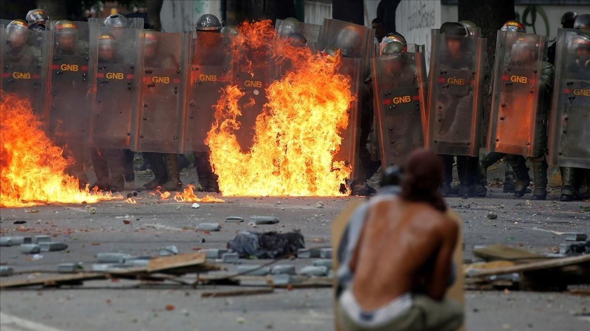 Protestas en Caracas durante los dos días de huelga general convocada por la oposición. Protestas en Caracas durante los dos días de huelga general convocada por la oposición.