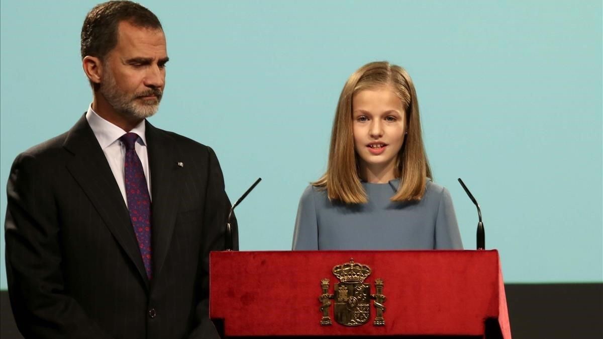 Felipe VI, junto a la princesa Leonor. Felipe VI, junto a la princesa Leonor.