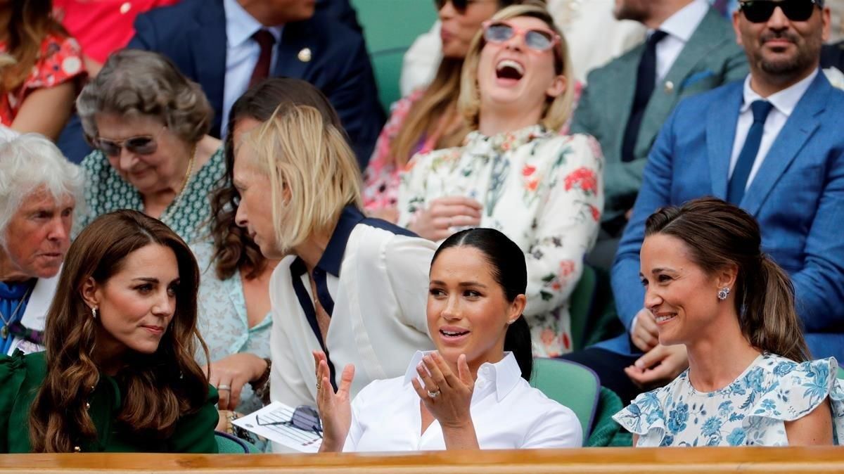 Kate Middleton, Meghan Markle y Pippa Middleton, el sábado en la final femenina de Wimbledon. Kate Middleton, Meghan Markle y Pippa Middleton, el sábado en la final femenina de Wimbledon.