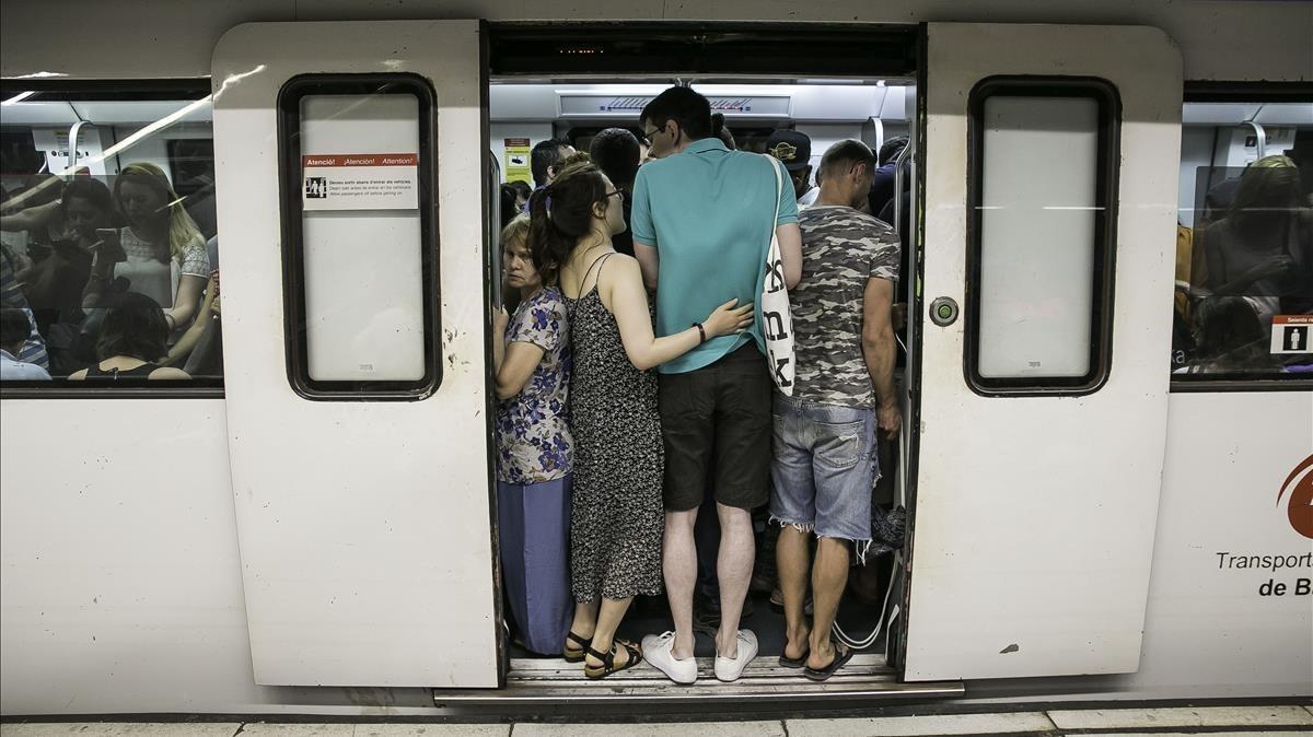 Empieza la mediación para evitar la huelga del metro en la Mercè