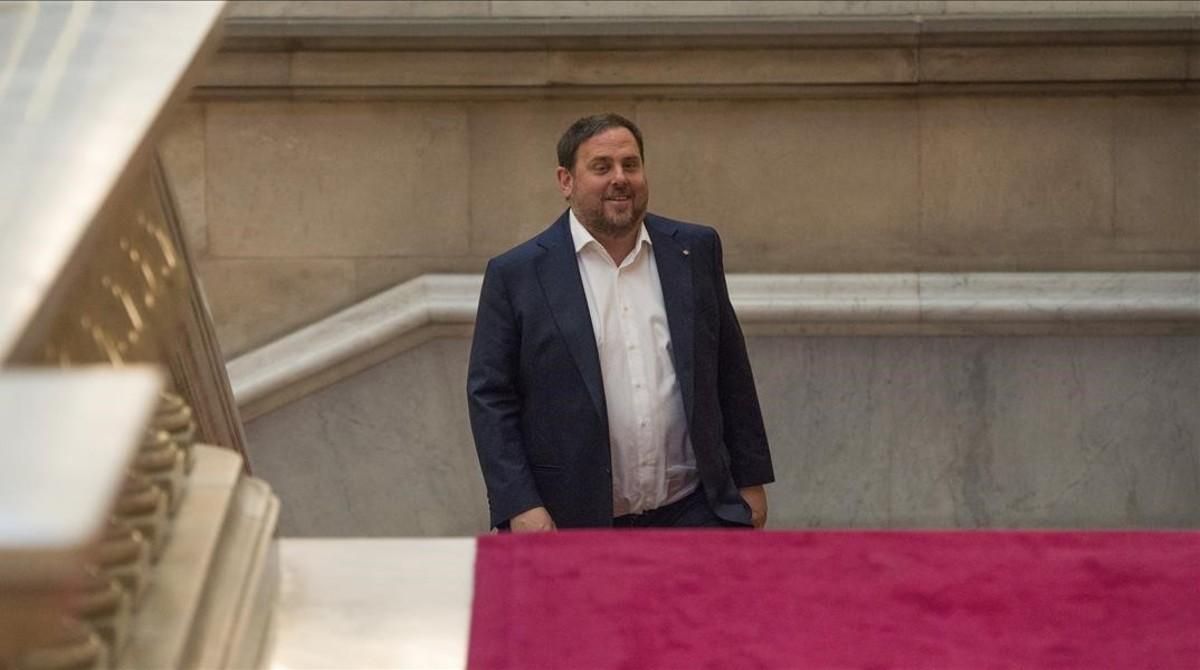 Junqueras nega haver influït en la destitució de consellers Junqueras nega haver influït en la destitució de consellers