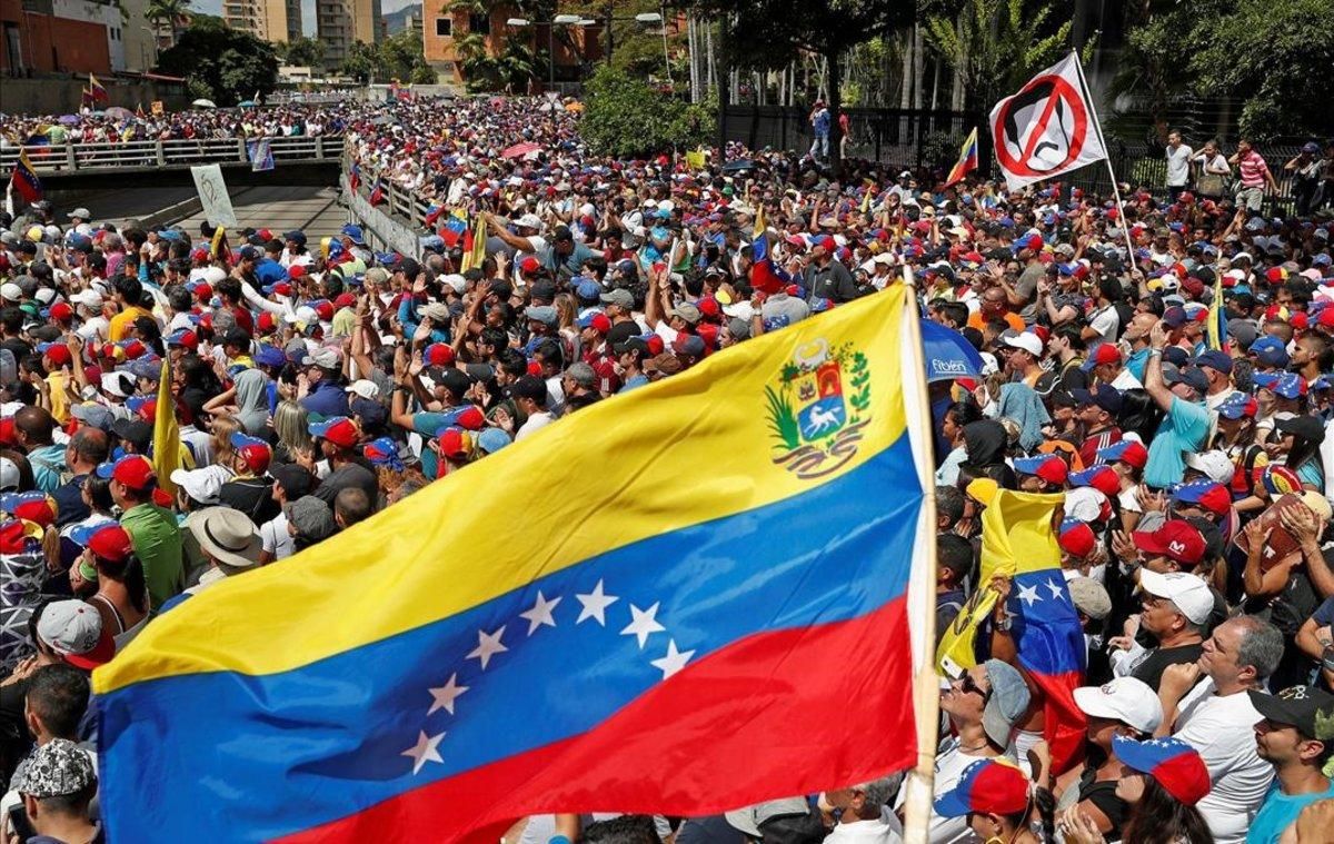 Partidarios de la oposición, en una protesta contra el Gobierno de Nicolás Maduro. Partidarios de la oposición, en una protesta contra el Gobierno de Nicolás Maduro.