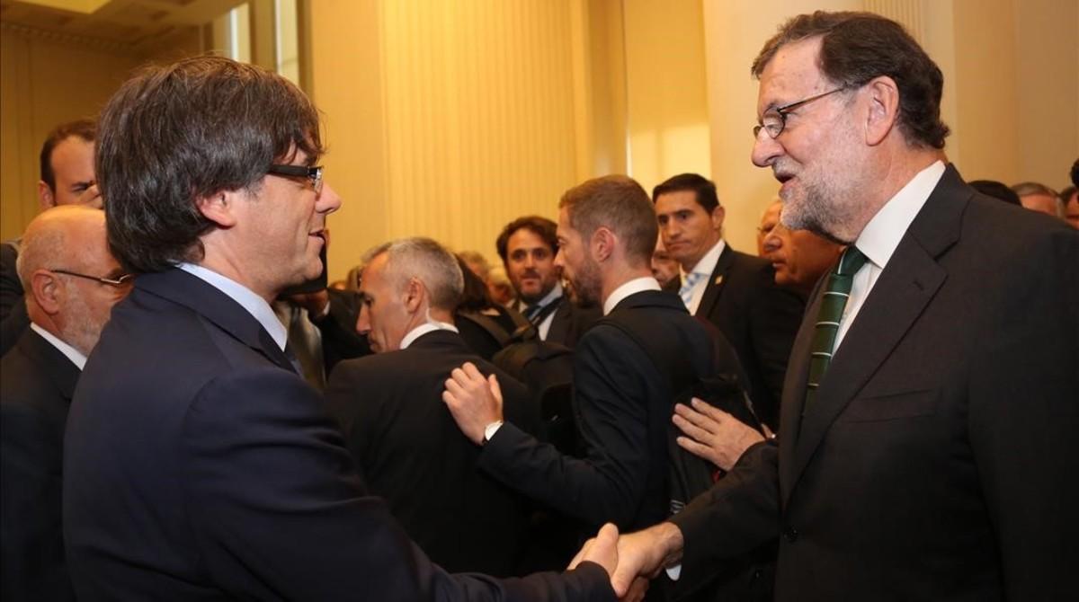 Puigdemont demanarà els pròxims dies una reunió amb Rajoy per reclamar-li el referèndum