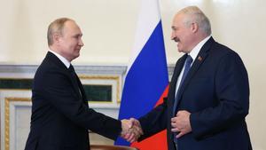 Putin arma a Lukashenko: Rusia mandará a Bielorrusia misiles tácticos Iskander-M