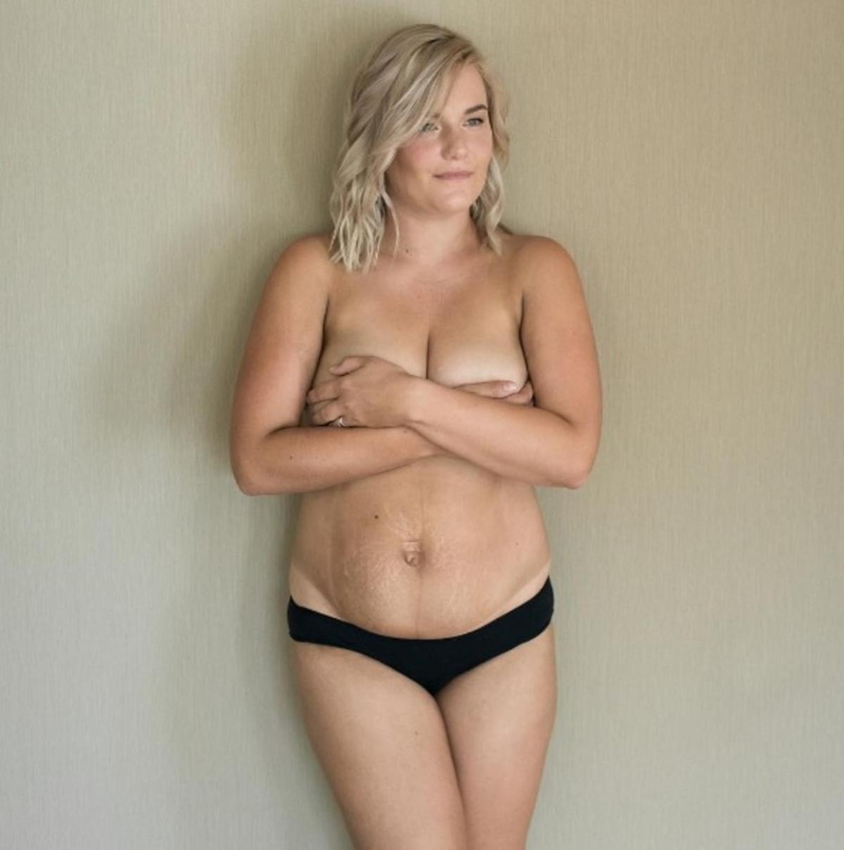 Una bloguera se desnuda para mostrar la realidad tras el parto imagen