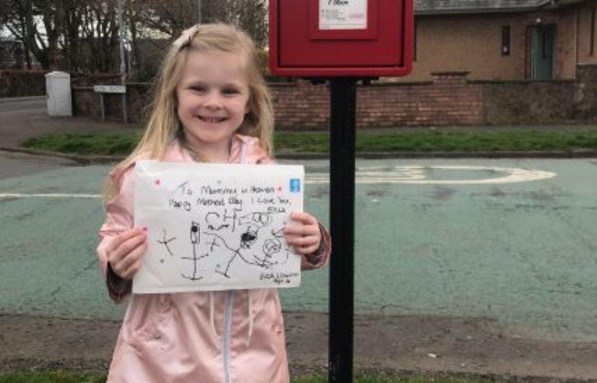 Una niña de cuatro años envía una carta a su madre fallecida y recibe una respuesta