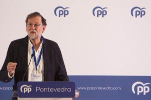 El expresidente del Gobierno Mariano Rajoy interviene este sábado en la clausura del congreso del PP, en el que Rafa Domínguez fue reelegido como líder del partido tras lograr el 97,3 % de los votos. EFE/ Salvador Sas