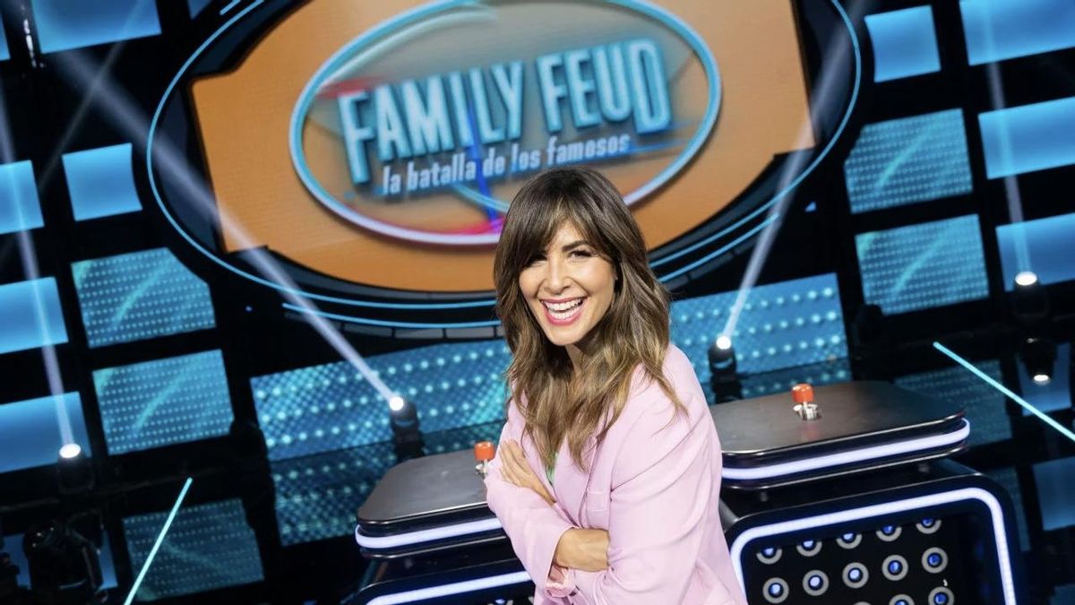 'Family Feud: la batalla de los famosos' ya tiene fecha de estreno en Antena 3 con Lolita, Chenoa y Valls como invitados 'Family Feud: la batalla de los famosos' ya tiene fecha de estreno en Antena 3 con Lolita, Chenoa y Valls como invitados