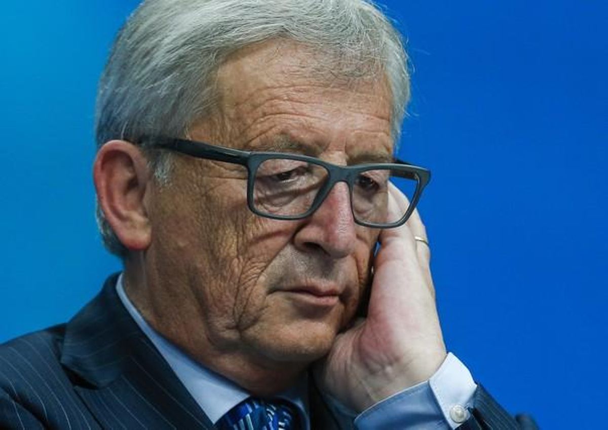 El presidente de la Comisión Europea, Jean-Claude Juncker, pensativo, en una rueda de prensa, el lunes en Bruselas. El presidente de la Comisión Europea, Jean-Claude Juncker, pensativo, en una rueda de prensa, el lunes en Bruselas.