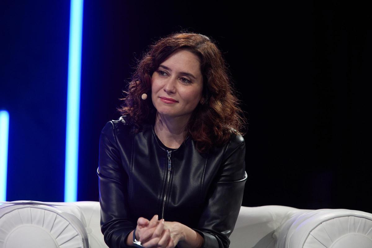 Polèmica a les xarxes per aquest moment dels Goya: Ayuso i la Comunitat de Madrid es colen a la gala Polèmica a les xarxes per aquest moment dels Goya: Ayuso i la Comunitat de Madrid es colen a la gala