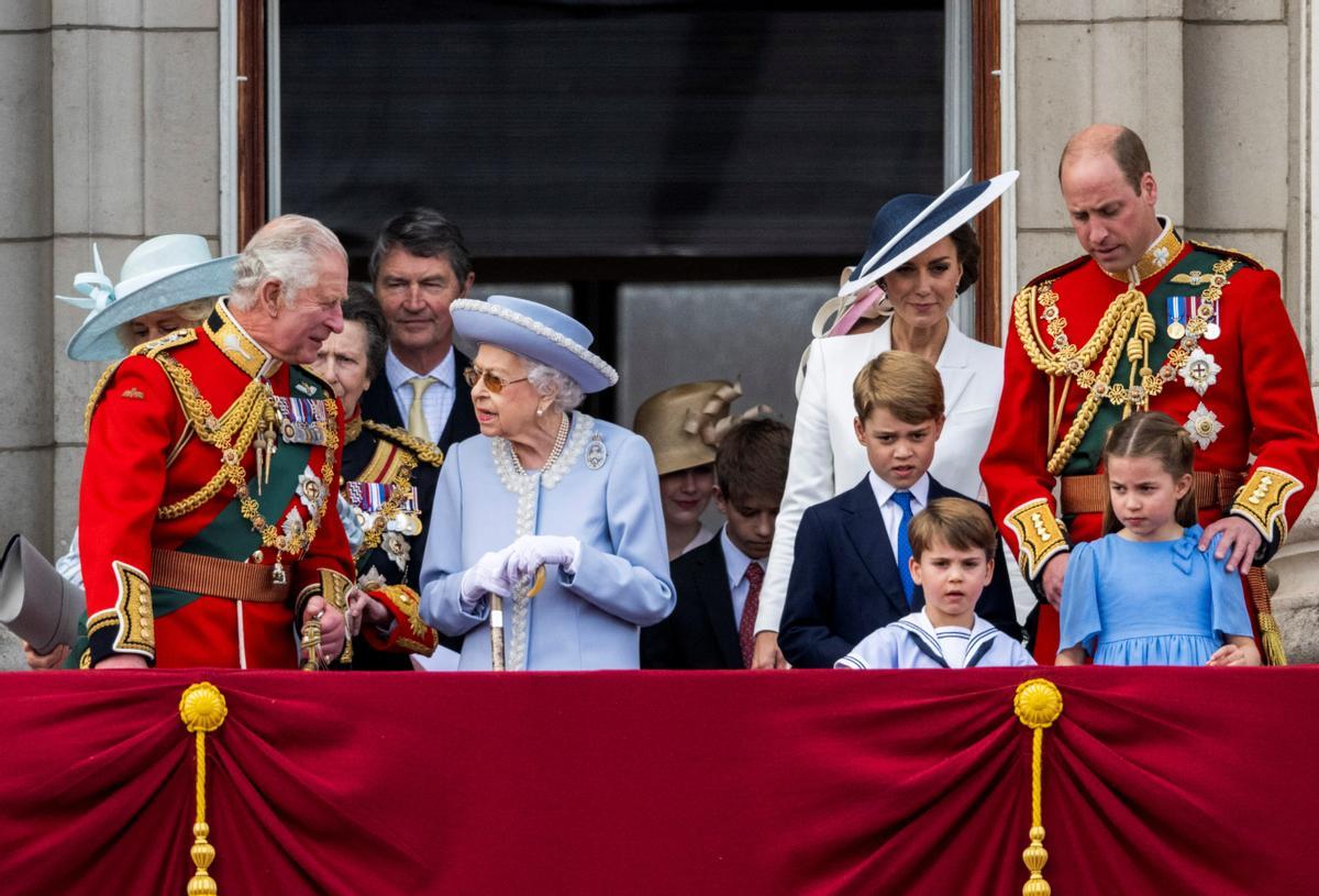 Isabel II, la reina global