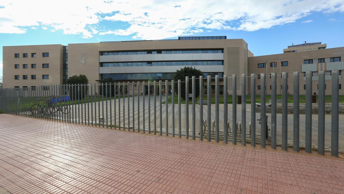 Suspenen un judici per abusos a menors a Castelló al no haver convocat l’intèrpret de signes per a l’acusat