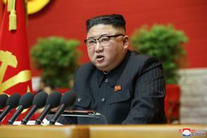 Kim Jong-un admite ante el partido único que el país pasa penurias económicas.