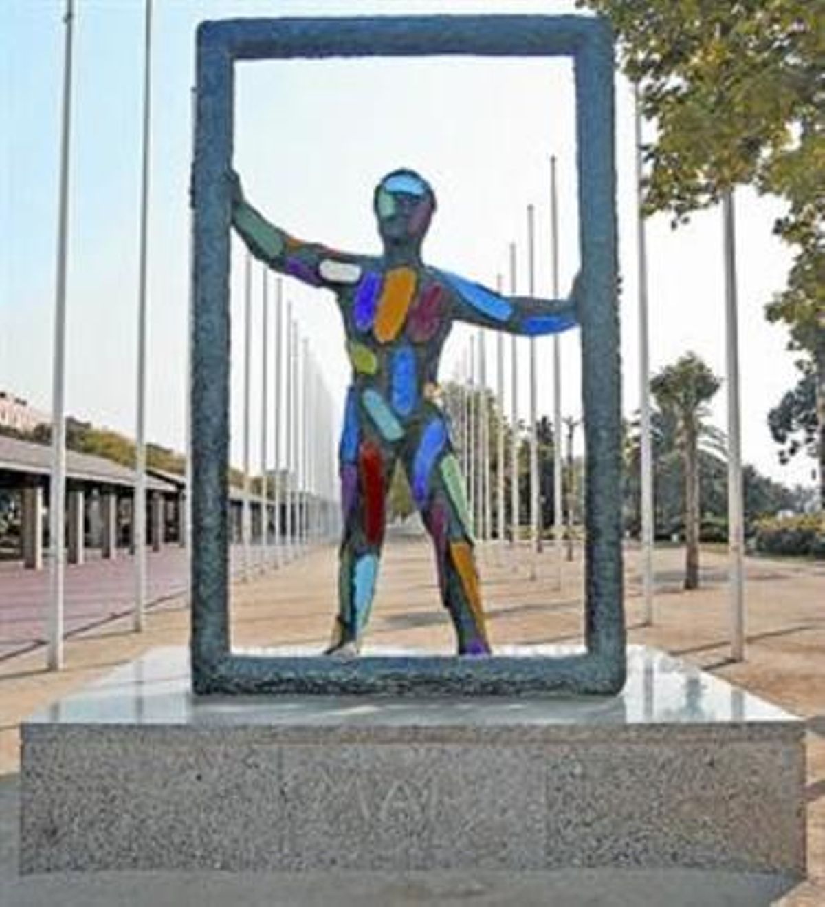 Multicolor 8 La escultura creada por Robert Llimós. Multicolor 8 La escultura creada por Robert Llimós.
