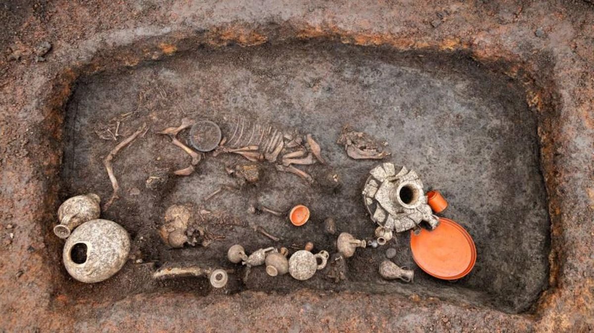 Descoberta a França la tomba d’un nen de fa 2.000 anys Descoberta a França la tomba d’un nen de fa 2.000 anys