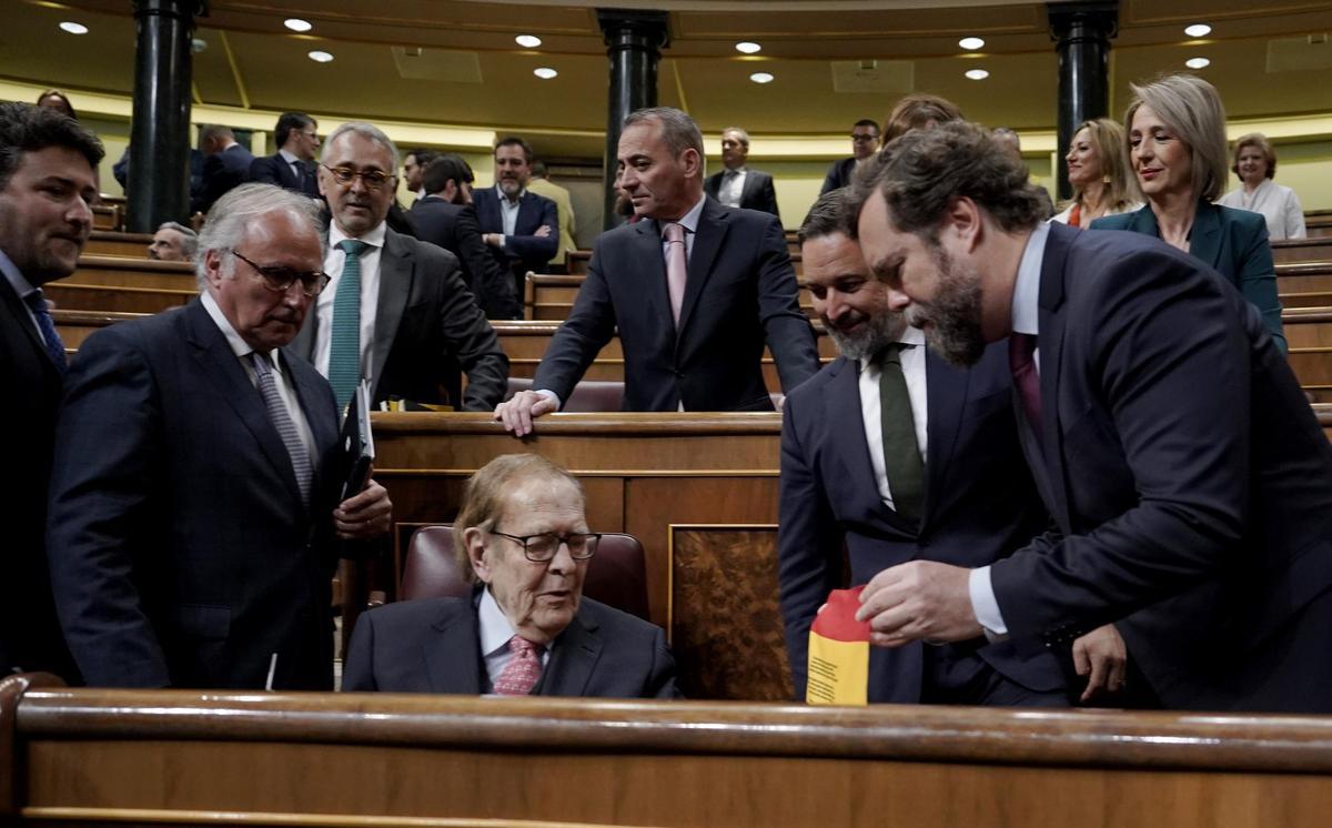Tamames carrega contra l’independentisme i acusa Sánchez d’acabar amb la separació de poders Tamames carrega contra l’independentisme i acusa Sánchez d’acabar amb la separació de poders