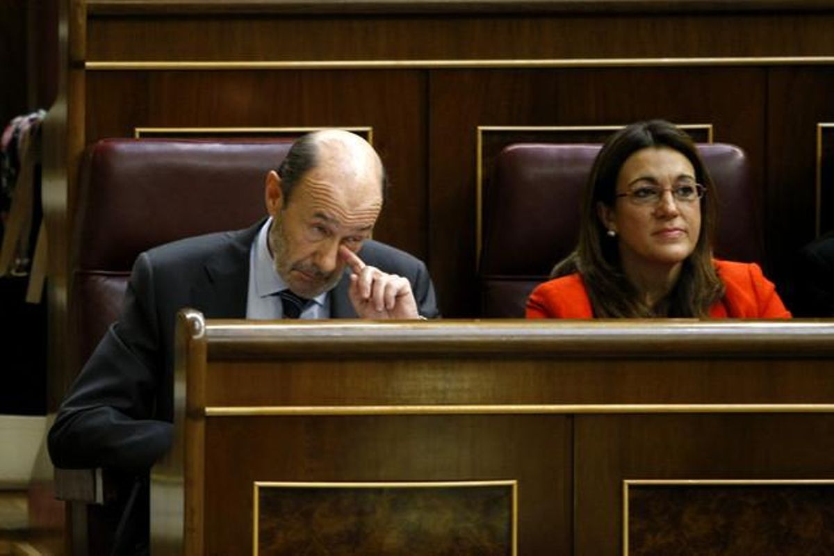 Soraya Rodríguez, junto a Alfredo Pérez Rubalcaba, en el Congreso, el pasado 19 de septiembre. Soraya Rodríguez, junto a Alfredo Pérez Rubalcaba, en el Congreso, el pasado 19 de septiembre.