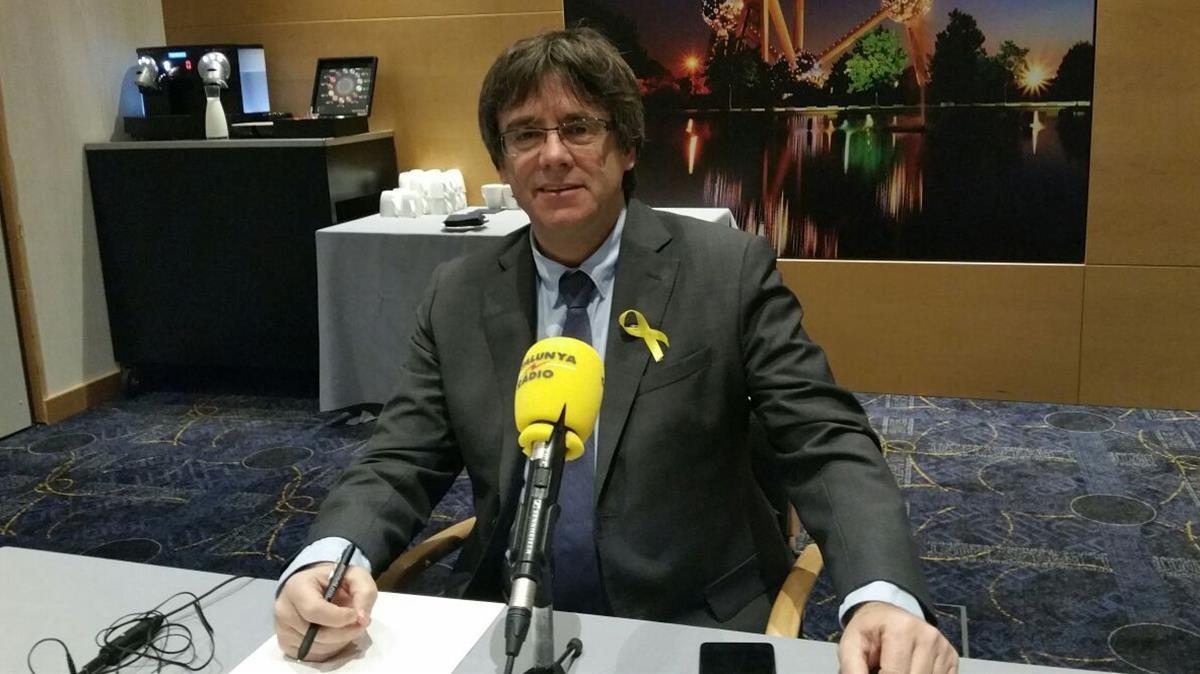 Carles Puigdemont entrevistado por Catalunya Ràdio.