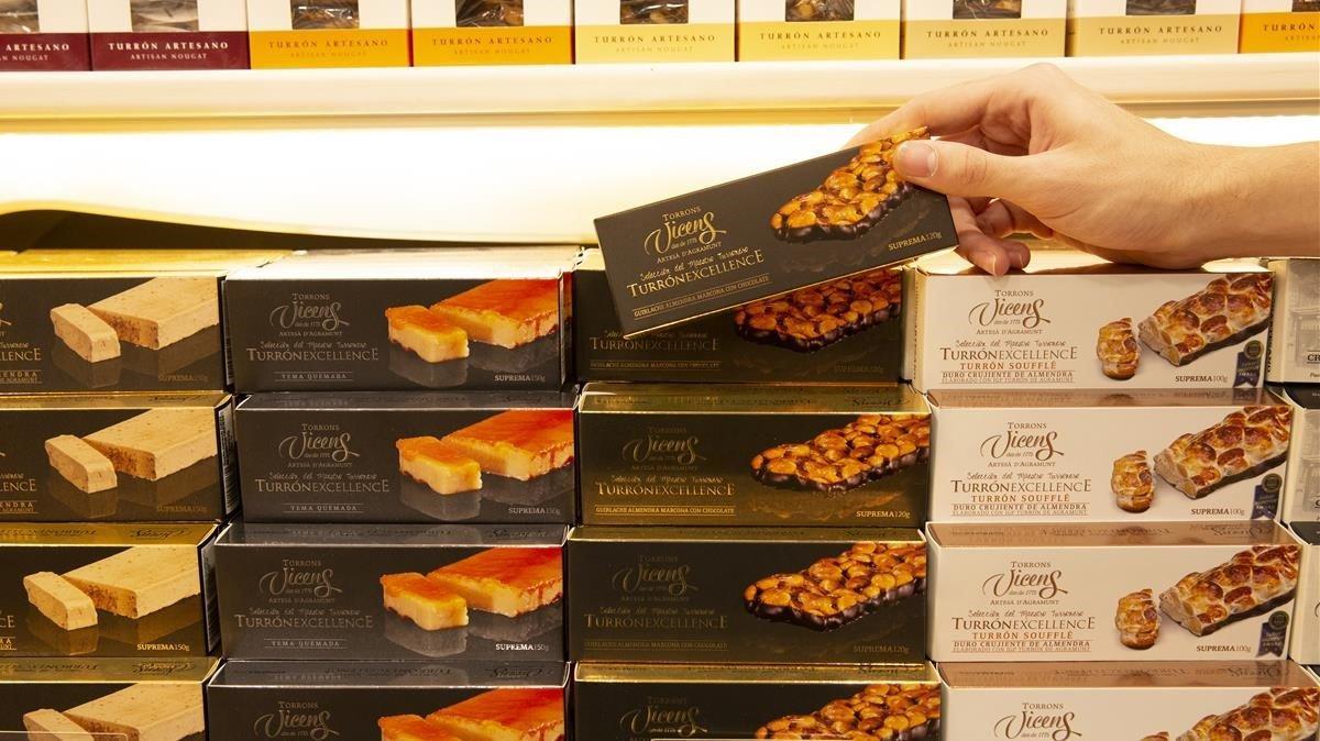 Turrones sobrantes de la Navidad, en un supermercado. Turrones sobrantes de la Navidad, en un supermercado.