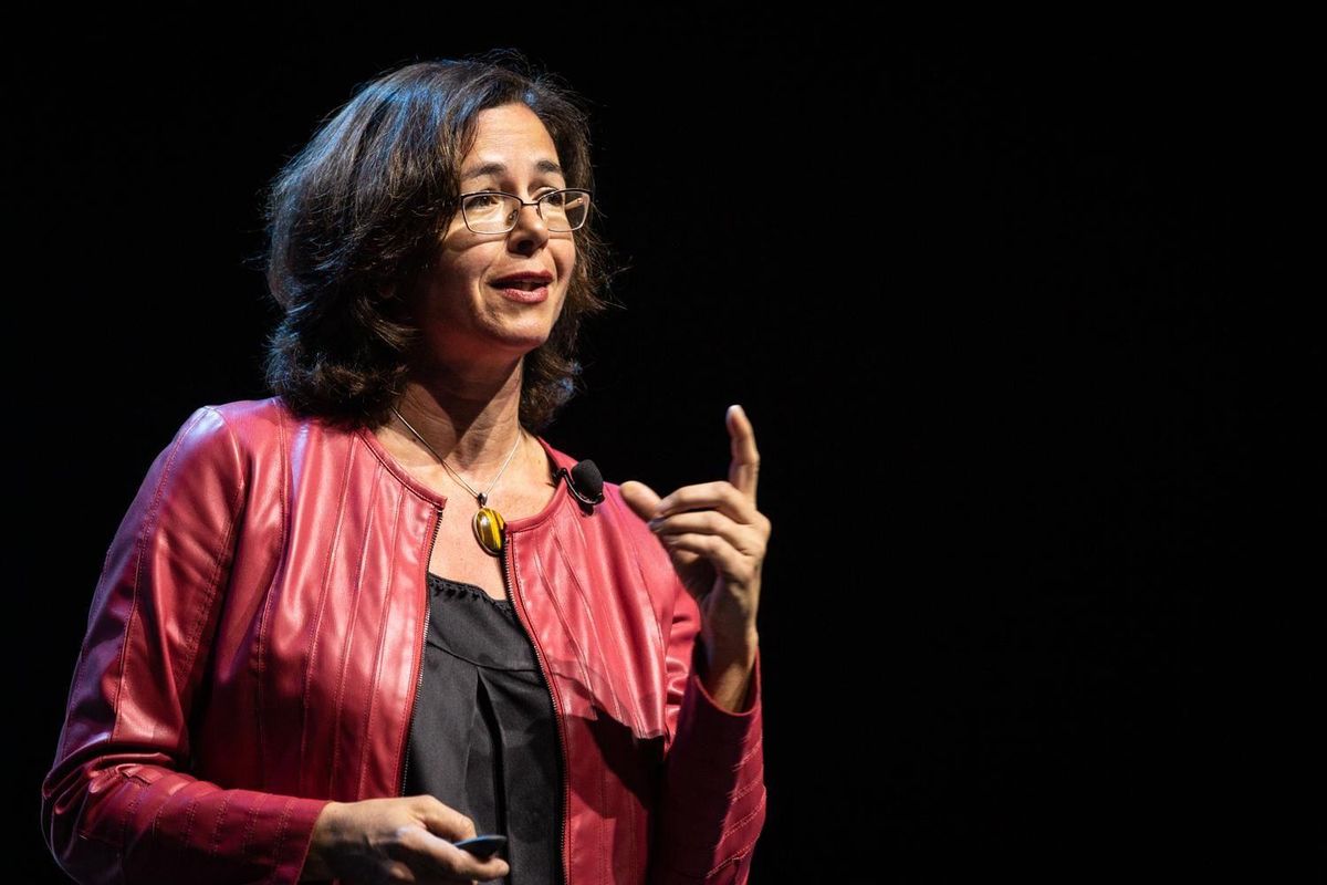 María Lázaro: "Es un mito que los niños sean nativos digitales. Los nativos digitales no nacen, se hacen" María Lázaro: "Es un mito que los niños sean nativos digitales. Los nativos digitales no nacen, se hacen"