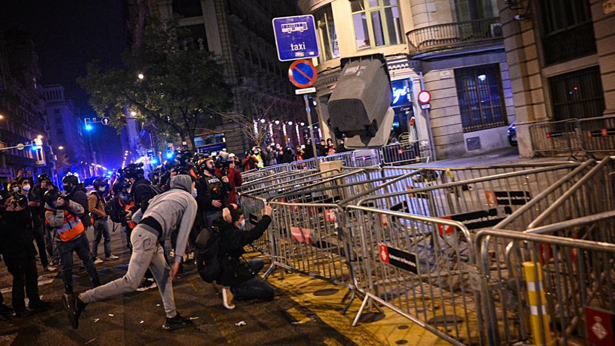 Resultado de imagen para sexta noche de protestas en barcelona