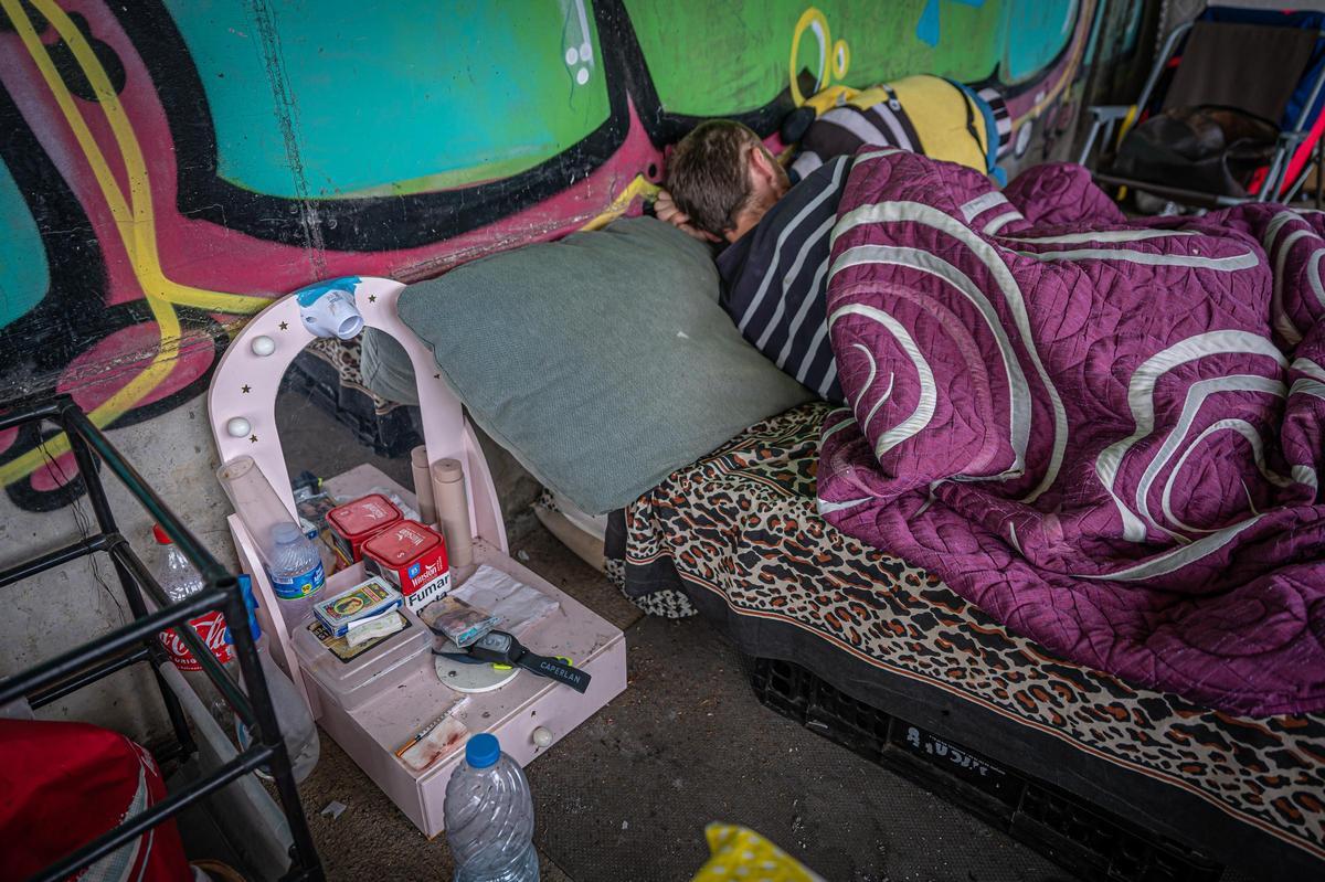 La Mina Barcelona Los campamentos de la droga "barata", en imágenes