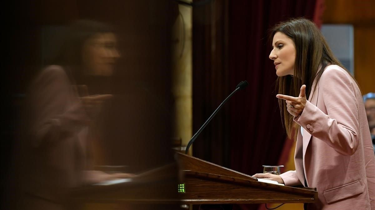 Lorena Roldán, en el Parlament durante la moción de censura contra Quim Torra. Lorena Roldán, en el Parlament durante la moción de censura contra Quim Torra.