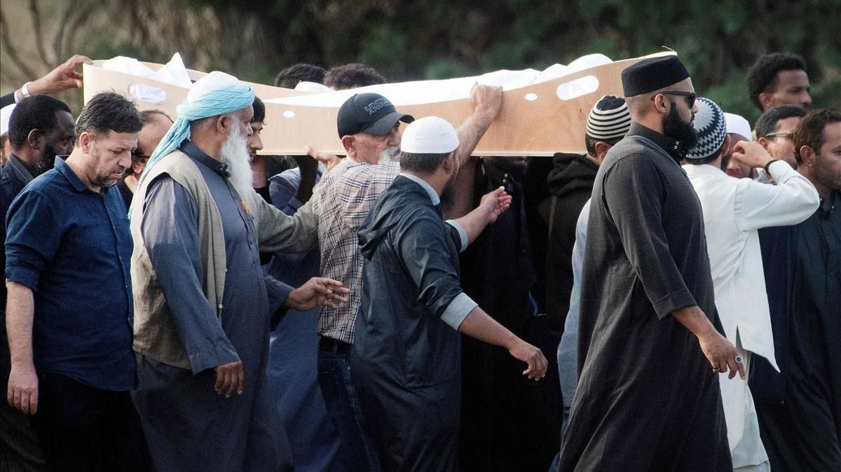 Entierro musulmán de una de las víctimas de Christchurch, este miércoles. Entierro musulmán de una de las víctimas de Christchurch, este miércoles.