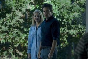 Laura Linney (Wendy) y Jason Bateman (Marty) en ’Ozark’, temporada cuatro.