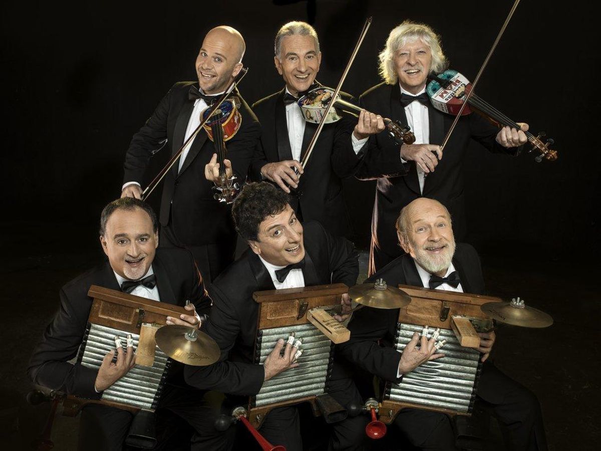 La nueva formación del grupo argentino Les Luthiers. La nueva formación del grupo argentino Les Luthiers.