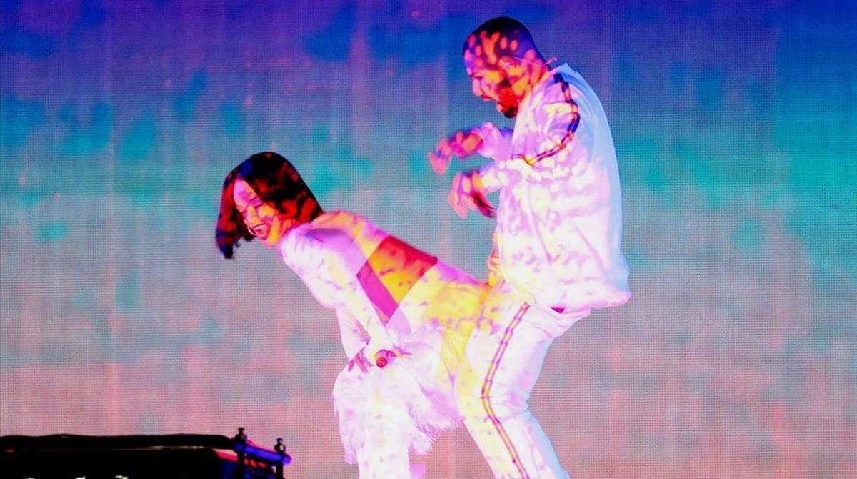 Rihanna perrea con Drake en la gala de los premios Brit, en uno de los vídeos más vistos en youtube de la cantante de Barbados.
