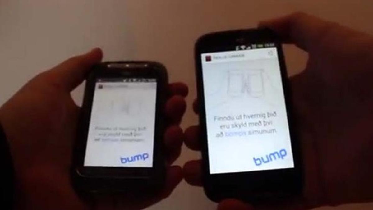 La aplicación funciona a través de tecnología Bump, que transmite información al chocar dos teléfonos.