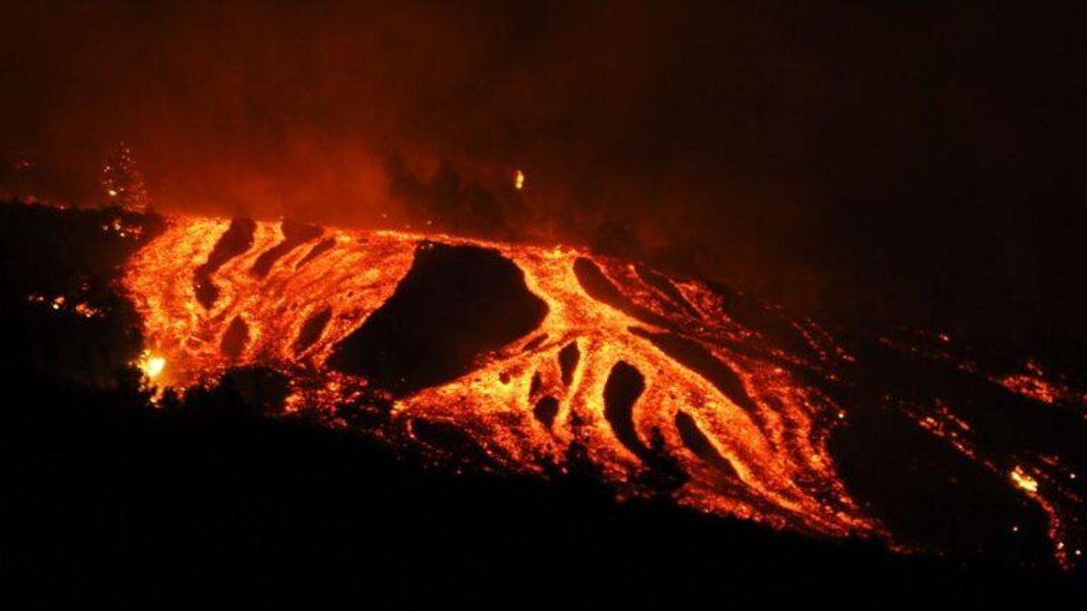 Recomendaciones de los expertos para protegerse de los gases del volcán de La Palma Recomendaciones de los expertos para protegerse de los gases del volcán de La Palma