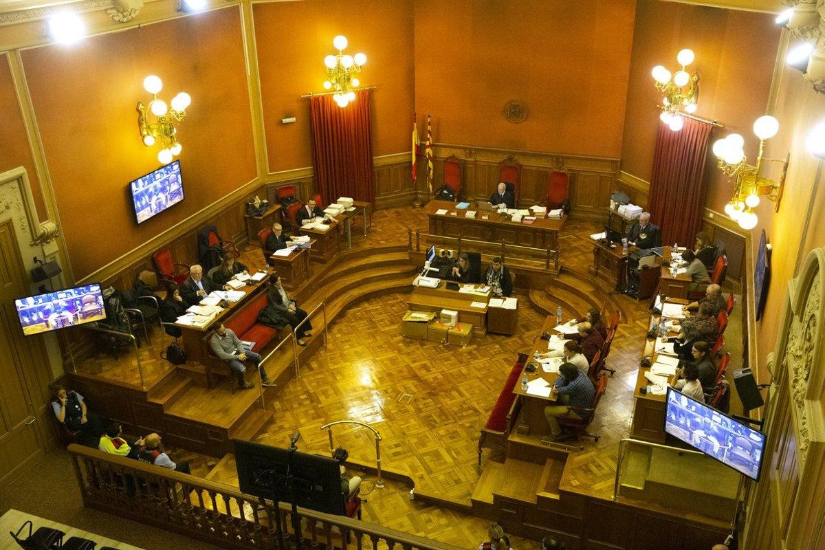 Petició de 164 anys de presó per una violació grupal que van difondre a la xarxa Petició de 164 anys de presó per una violació grupal que van difondre a la xarxa