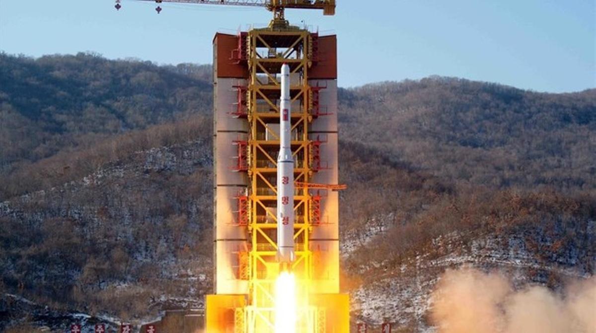 Lanzamiento del misil por parte del régimen norcoreano.