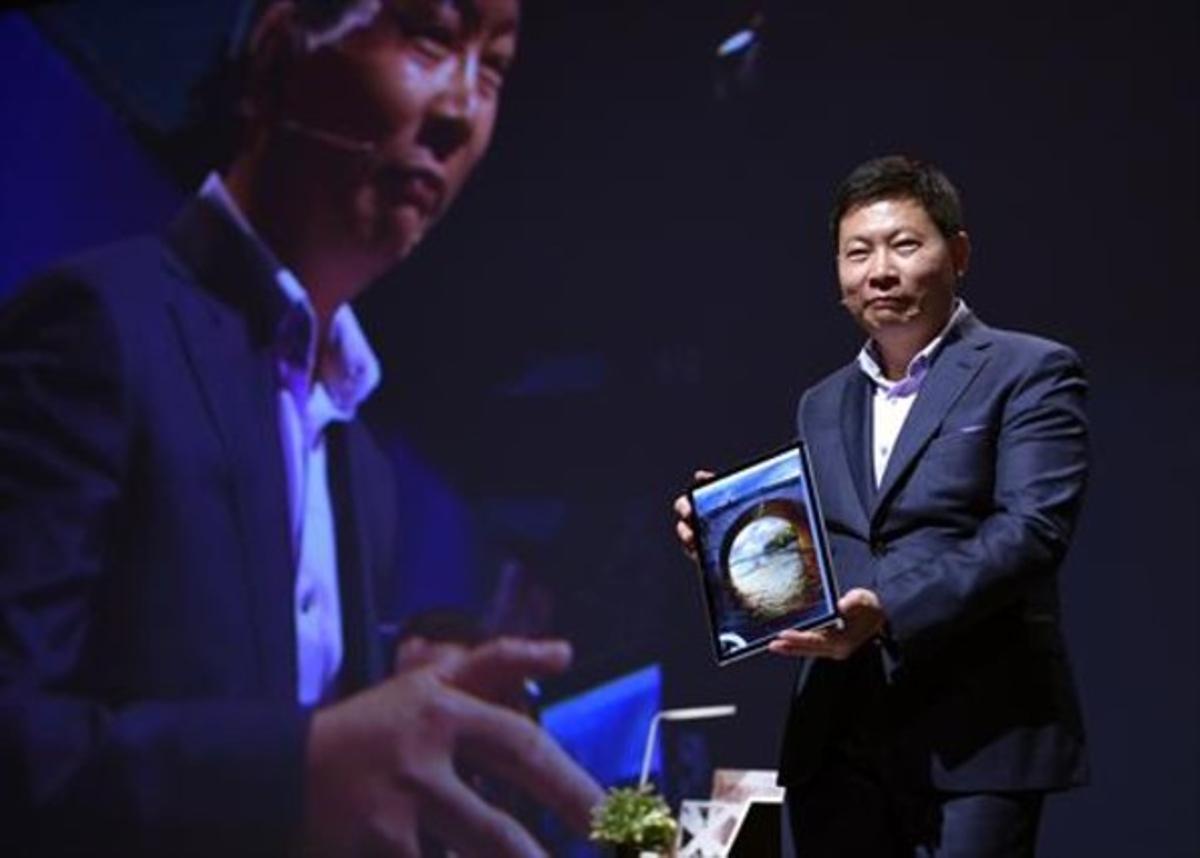 Richard Yu, de la compañia china Huawei, en la presentación del Matebook en el Mobile World Congress.