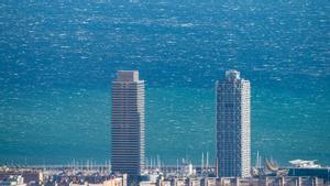 El mar de Barcelona en pleno temporal de viento.