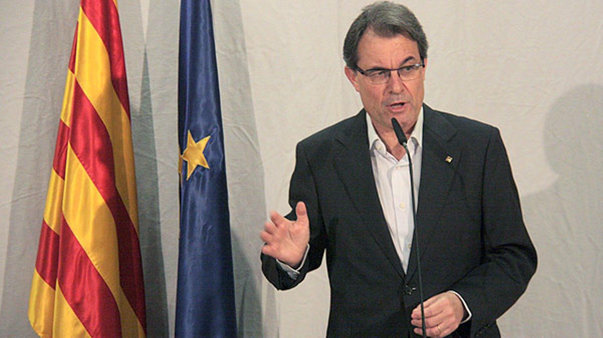El ’president’ de la Generalitat y de CDC defiende a su formación de las acusaciones de la fiscalía anticorrupción.
