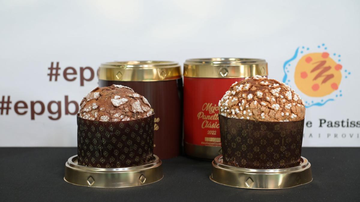 Los mejores ’panettones’ artesanos de España de 2022: a la izquierda el de L’Atelier (de chocolate) y a la derecha, el de Panes Creativos (clásico, de frutas). Los mejores ’panettones’ artesanos de España de 2022: a la izquierda el de L’Atelier (de chocolate) y a la derecha, el de Panes Creativos (clásico, de frutas).