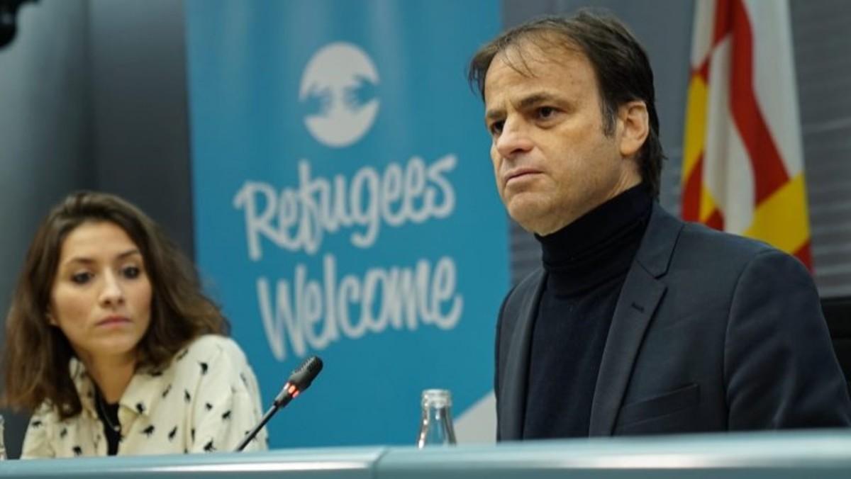 El regidor Jaume Asens presenta la plataforma Refugees Welcome.
