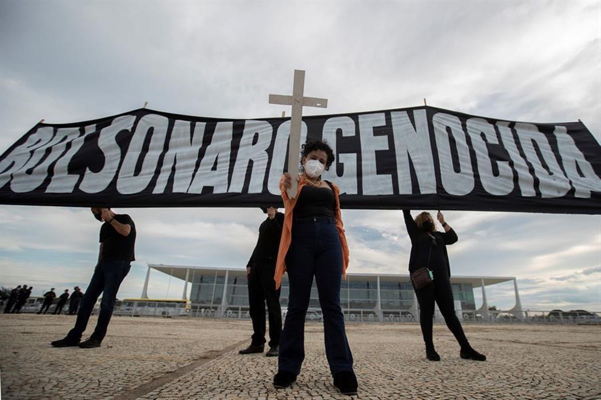 Protesta contra Jair Bolsonaro en el Palacio de Planalto este viernes en Brasilia. Protesta contra Jair Bolsonaro en el Palacio de Planalto este viernes en Brasilia.