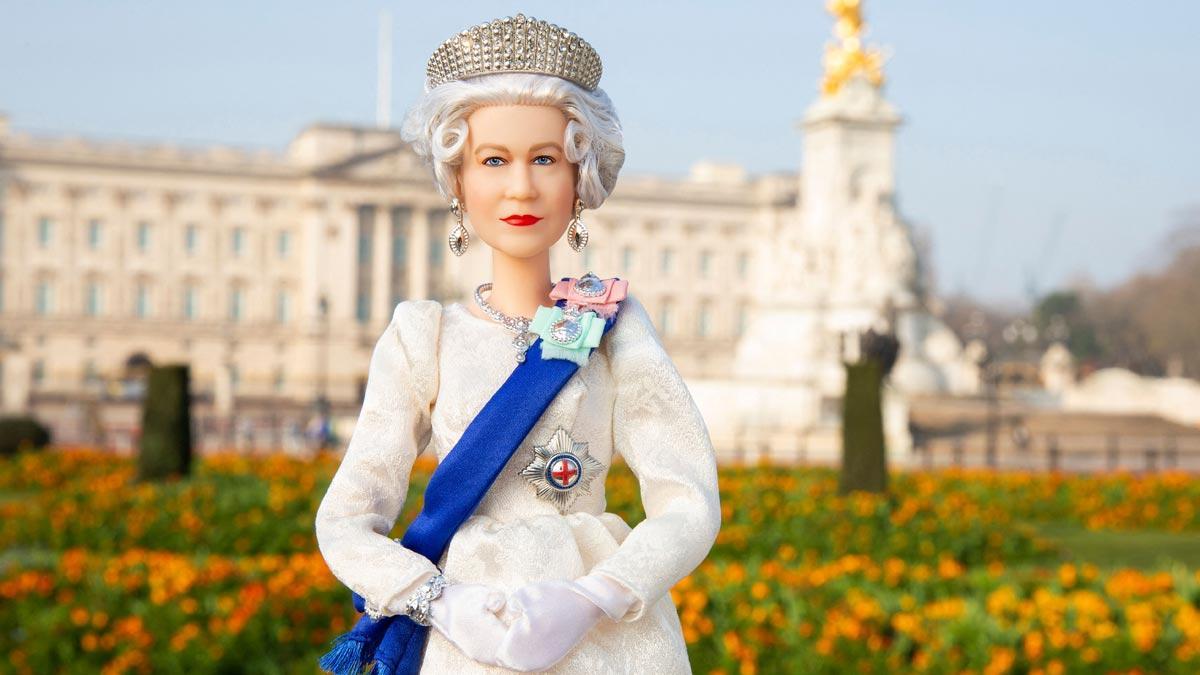 Una muñeca Barbie de la reina Isabel II conmemora los 70 años en el trono de la monarca.