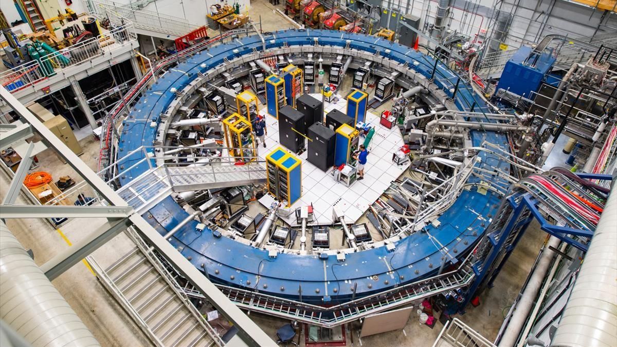 Vista aérea del experimento Muon g-2, que habría hallado indicios de una quinta fuerza de la naturaleza. Vista aérea del experimento Muon g-2, que habría hallado indicios de una quinta fuerza de la naturaleza.
