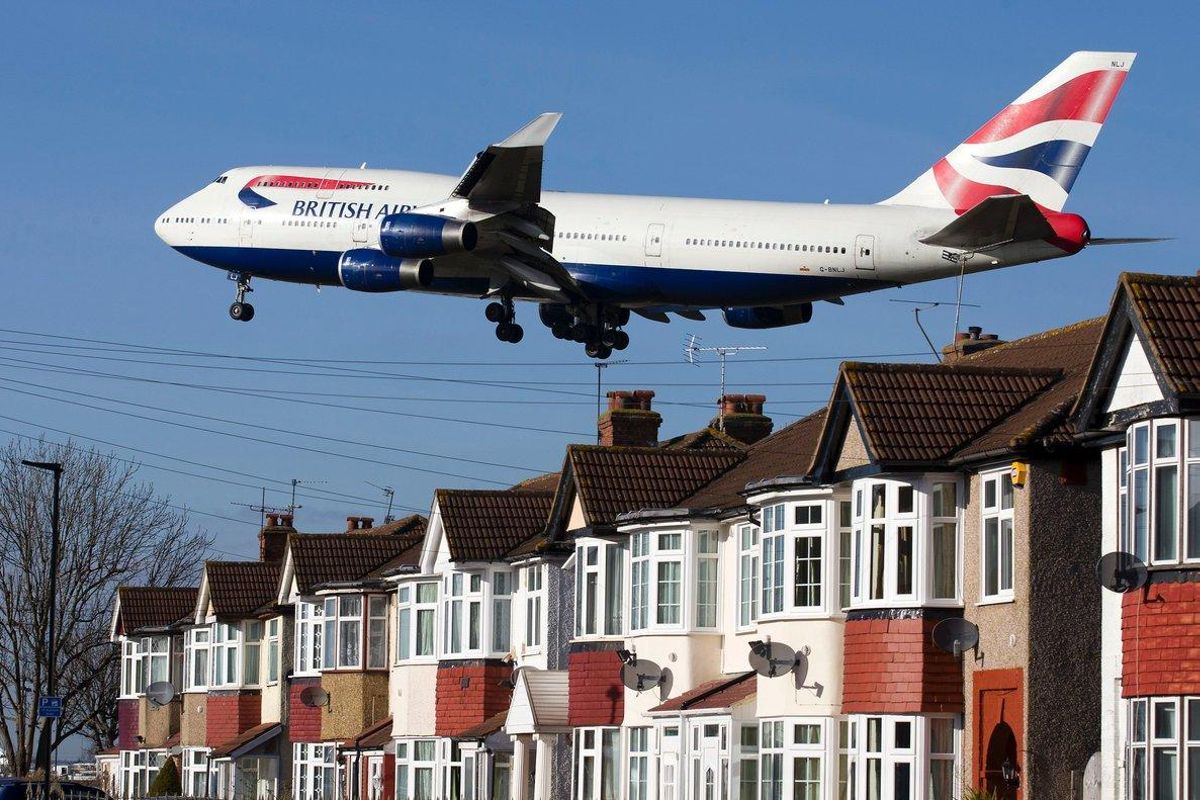 Un Boeing 747 de British Airways minutos antes de aterrizar en el aeropuerto londinense de Heathrow. Un Boeing 747 de British Airways minutos antes de aterrizar en el aeropuerto londinense de Heathrow.