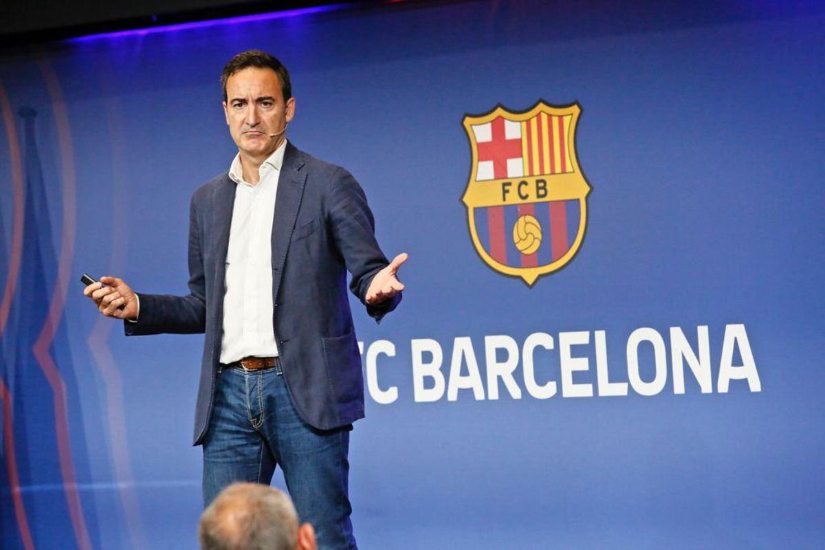 Reverter, el CEO del Barça, en la exposición de la due diligence en el Auditori 1899 del Camp Nou. Reverter, el CEO del Barça, en la exposición de la due diligence en el Auditori 1899 del Camp Nou.