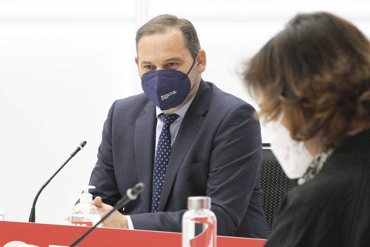 El PSOE avança el seu comitè federal per activar la sortida de Díaz si s’enroca El PSOE avança el seu comitè federal per activar la sortida de Díaz si s’enroca